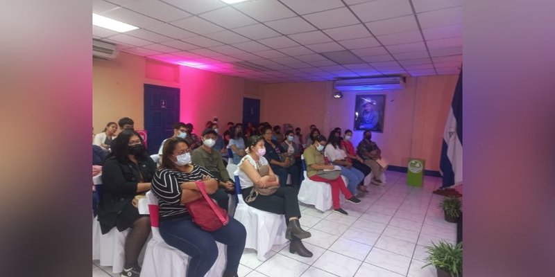 Egresados del Centro Tecnológico Comandante Hugo Chávez comparten experiencias a protagonistas de nuevo ingreso
