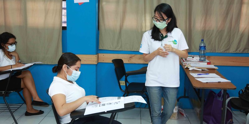 Jóvenes aplican al TOCFL-Novice, para medir sus competencias en el idioma chino mandarín