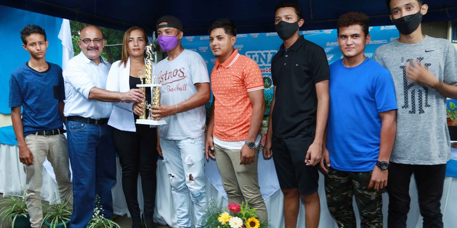 Comunidad educativa de Chinandega celebra aniversario del Centro Tecnológico Héroes y Mártires de Villanueva