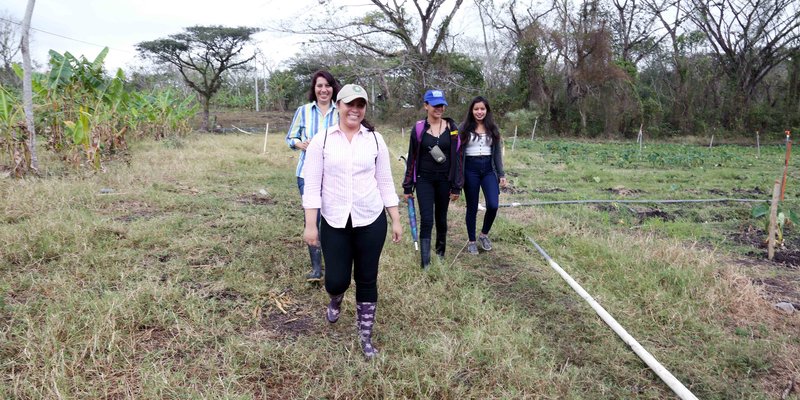 Crece el número de mujeres que estudian carreras agropecuarias