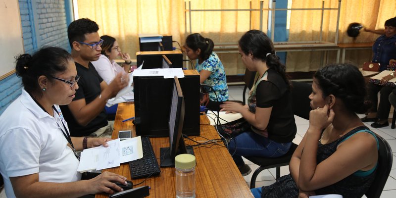 TECNacional - Familias nicaragüenses asisten a pre matricularse en carreras técnicas