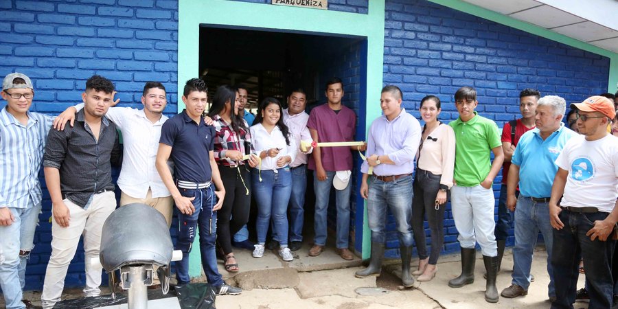 16 Centro Tecnológicos reciben herramientas e insumos para la producción