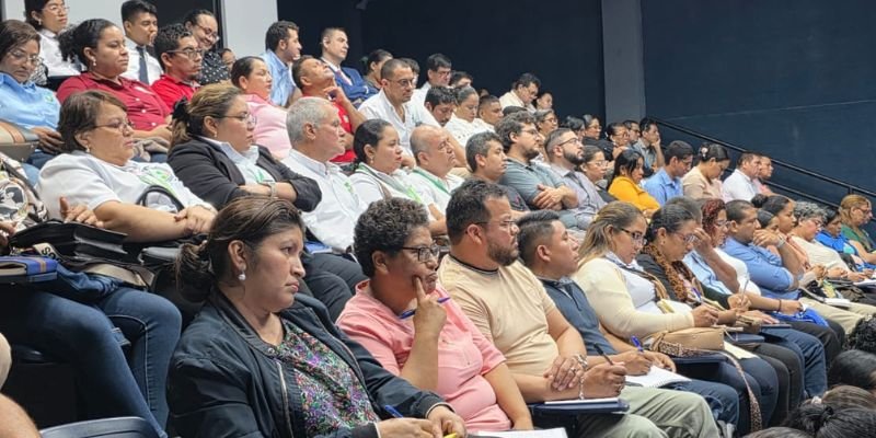 Investigadores educativos impulsan la innovación y el conocimiento