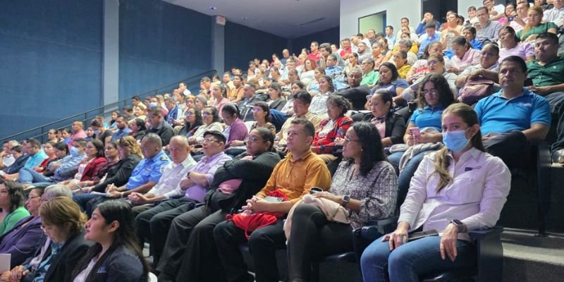 Investigadores educativos impulsan la innovación y el conocimiento