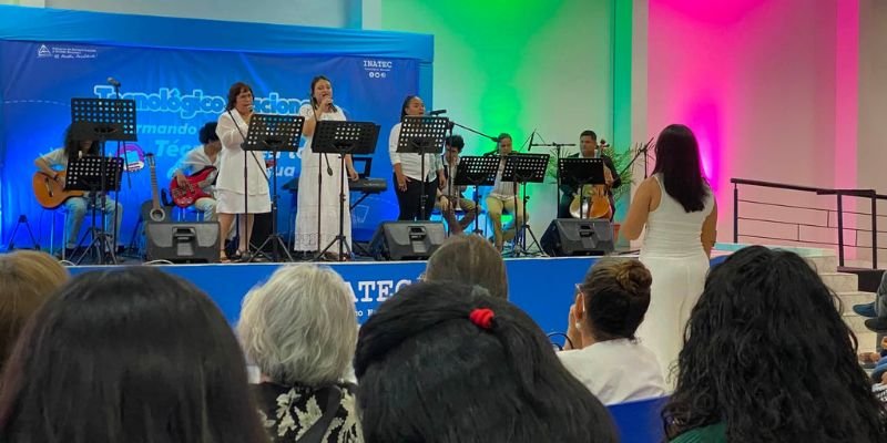 Jóvenes convierten su aprendizaje musical