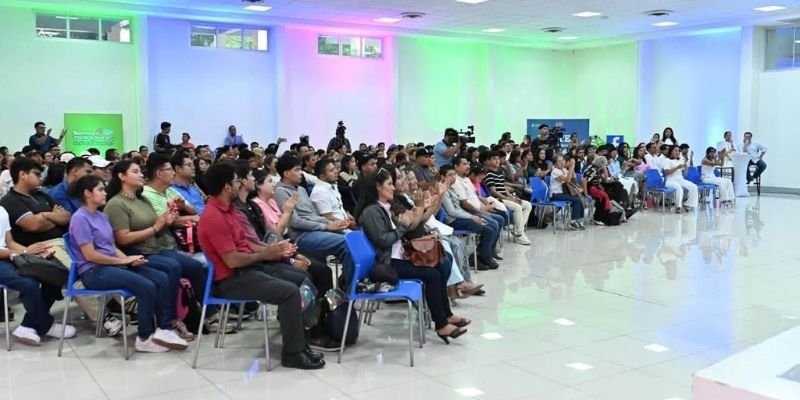Jóvenes convierten su aprendizaje musical
