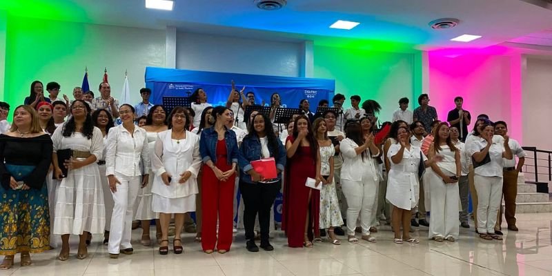 Jóvenes convierten su aprendizaje musical
