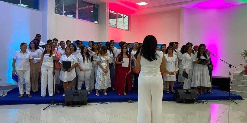 Jóvenes convierten su aprendizaje musical