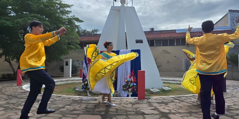 Comunidad Educativa Rinde Homenaje al Héroe Juan De Dios Muñoz Reyes en el Centro Tecnológico De León