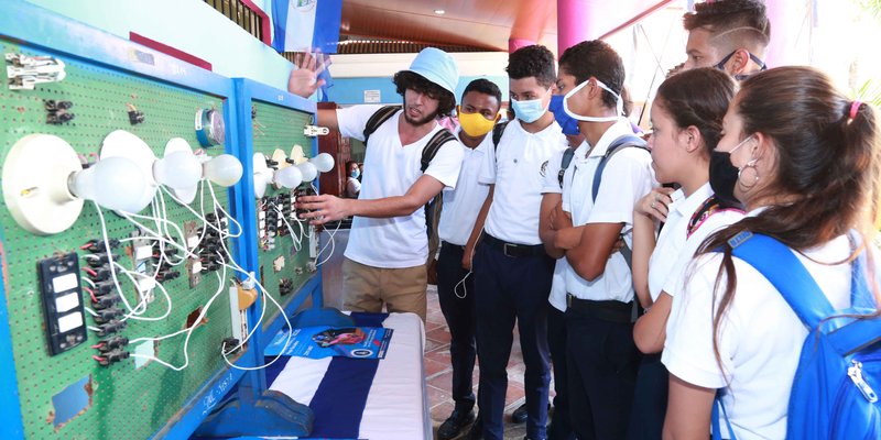 Estudiantes técnicos de León saludan gesta heroica de Rigoberto López