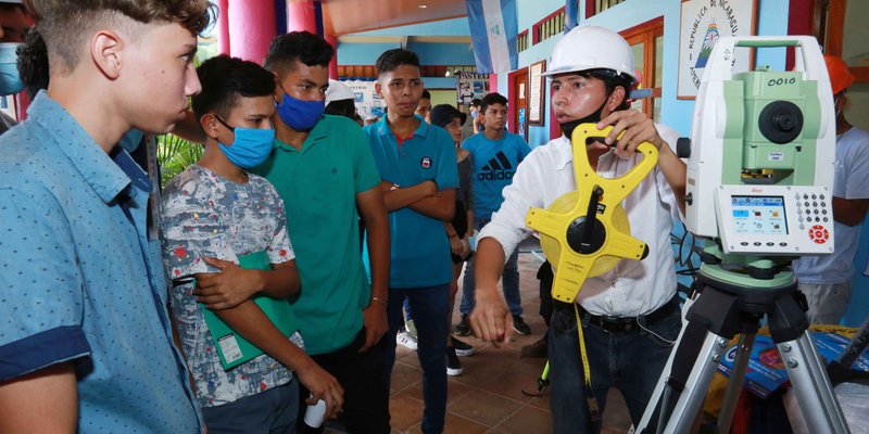 Estudiantes técnicos de León saludan gesta heroica de Rigoberto López