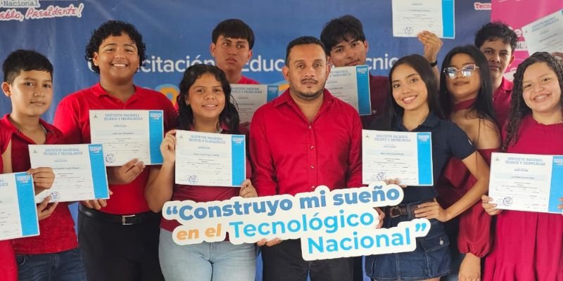 Juventud de Nueva Guinea fortalece sus habilidades tecnológicas con formación gratuita