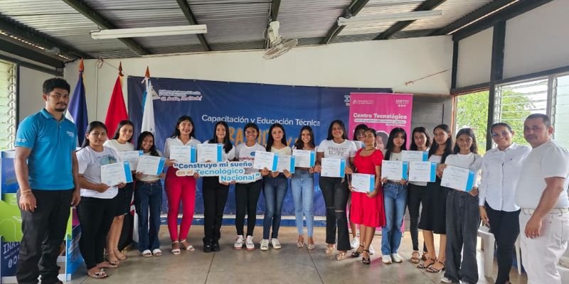Juventud de Nueva Guinea fortalece sus habilidades tecnológicas con formación gratuita
