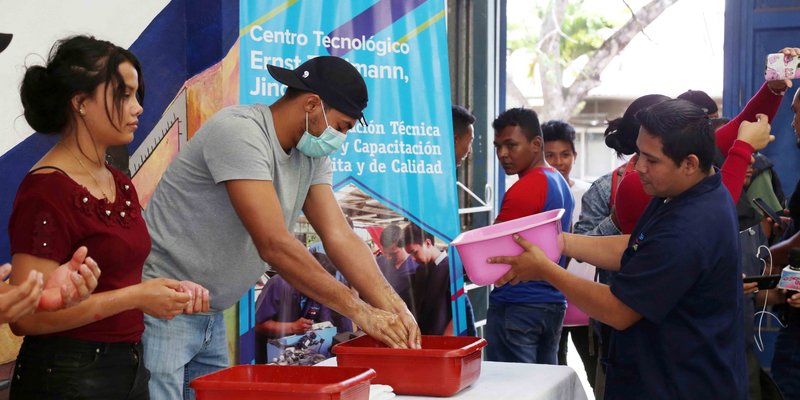 TECNacional - Estudiantes Técnicos de Jinotepe realizan Demostraciones de Lavado de Manos
