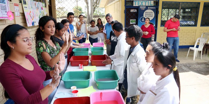 TECNacional - Estudiantes Técnicos de Jinotepe realizan Demostraciones de Lavado de Manos