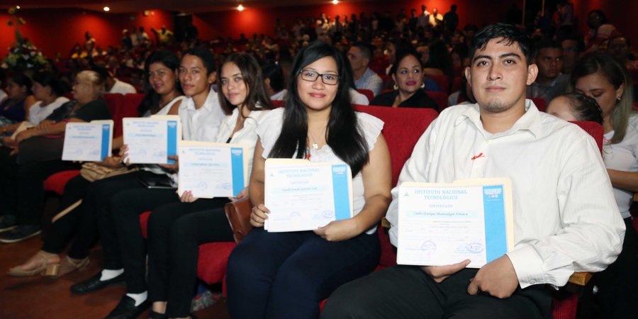 Leoneses celebran promoción de cursos Libres y Modulares