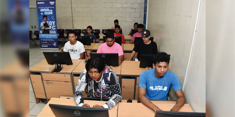 Centro Técnico de Chinandega inaugura 2 Laboratorios de Computación