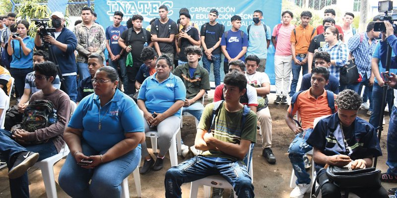 Centro Técnico de Chinandega inaugura 2 Laboratorios de Computación