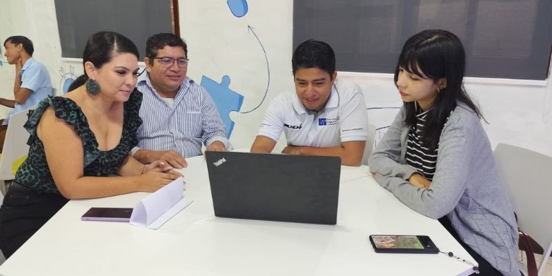 La inteligencia artificial llega al aula: maestras y estudiantes se preparan para transformar la educación