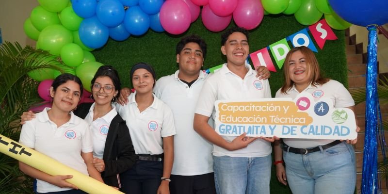 Más de 50 mil estudiantes técnicos inician el segundo semestre con festivales culturales