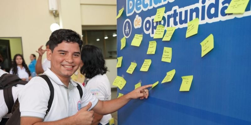 Más de 50 mil estudiantes técnicos inician el segundo semestre con festivales culturales