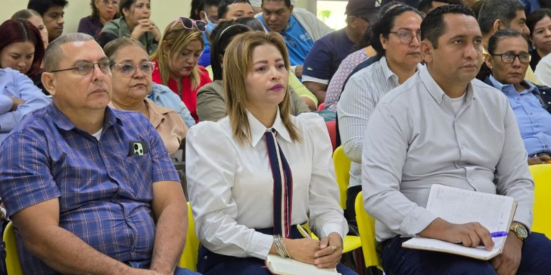 Más de 5 mil docentes participan en Encuentro Nacional “Tiempos de Paz y Dignidad”