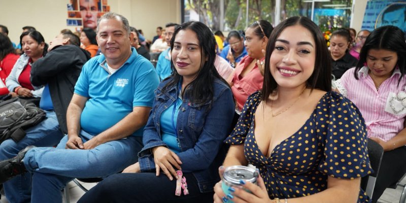 Más de 5 mil docentes participan en Encuentro Nacional “Tiempos de Paz y Dignidad”