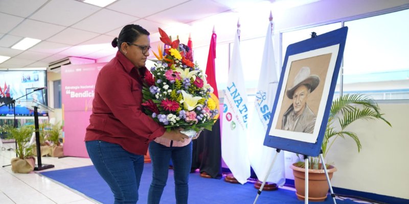 Más de 5 mil docentes participan en Encuentro Nacional “Tiempos de Paz y Dignidad”