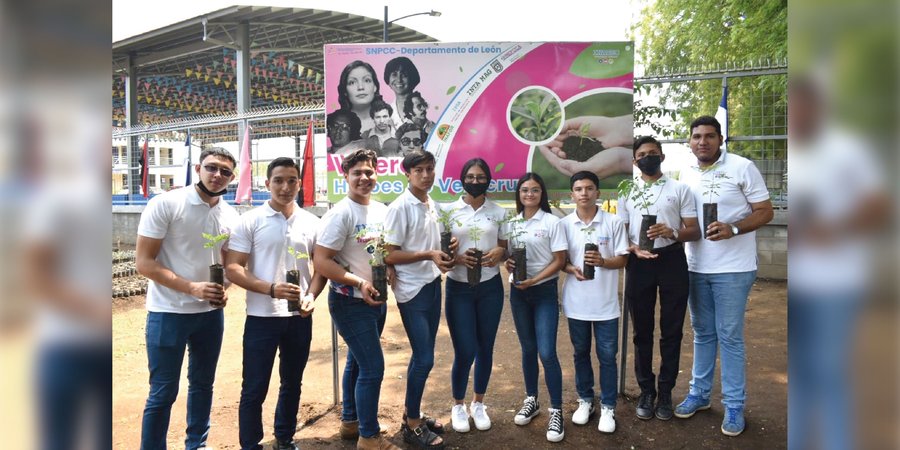 Estudiantes Técnicos de León Inauguran Vivero “Héroes y Mártires de Veracruz”