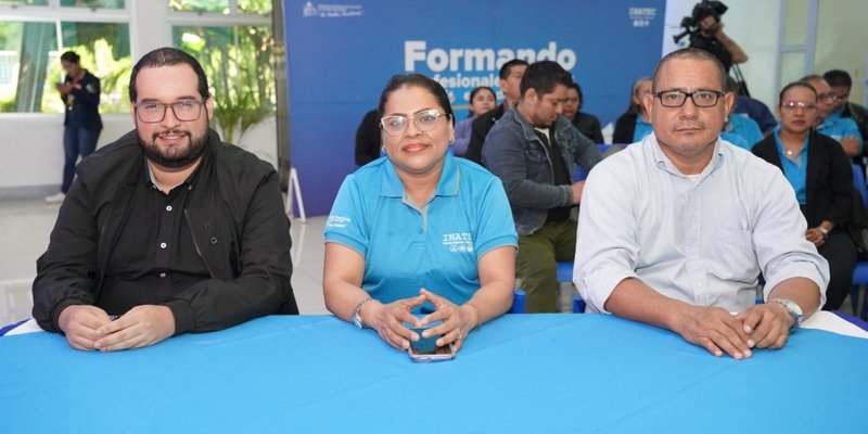 Maestros comparten propuestas para innovar el  aprendizaje en los Centros Tecnológicos