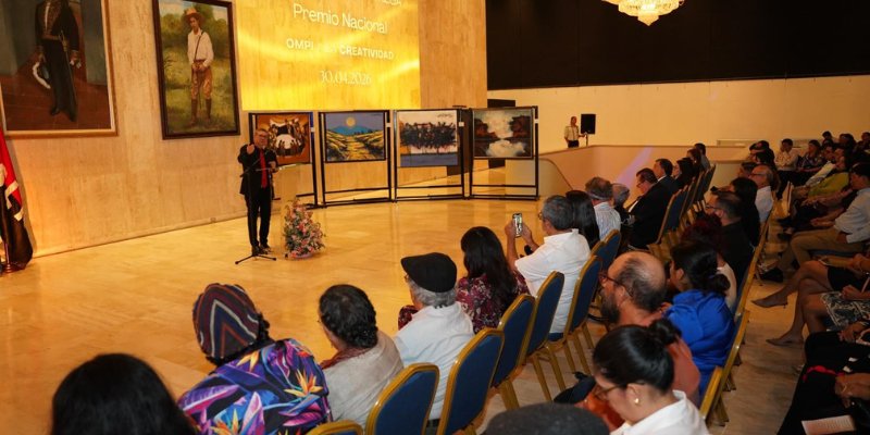 Maestros del Centro Cultural y Politécnico José Coronel Urtecho reciben reconocimiento por su trayectoria artística