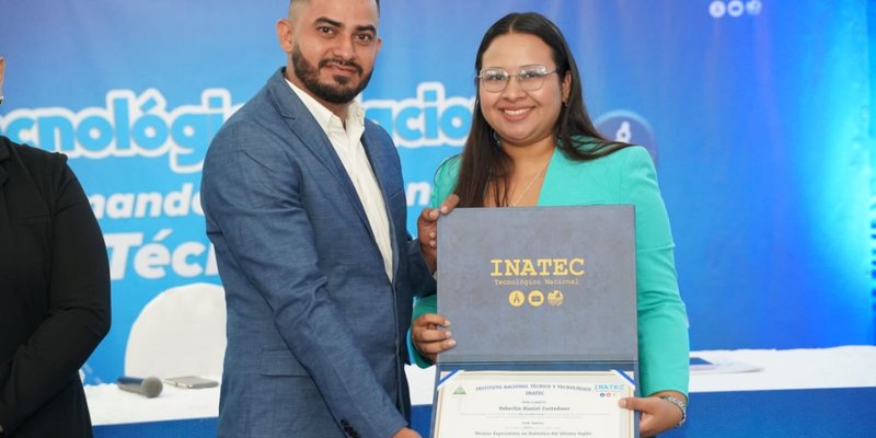 Maestros fortalecen sus capacidades para enseñar inglés  con nuevas herramientas didácticas