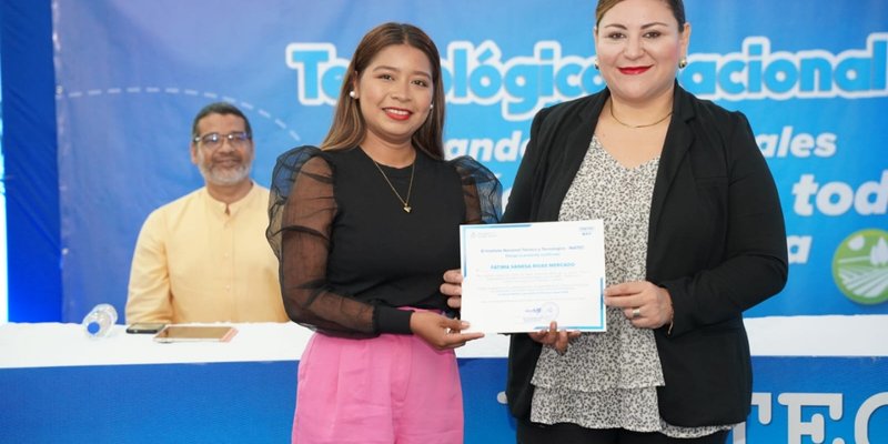 Maestros fortalecen sus capacidades para enseñar inglés  con nuevas herramientas didácticas