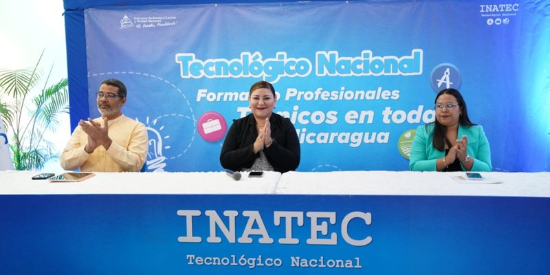 Maestros fortalecen sus capacidades para enseñar inglés  con nuevas herramientas didácticas