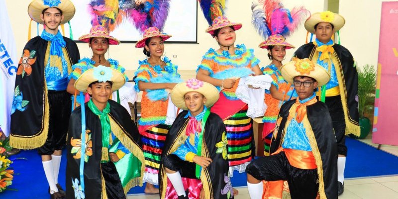 Sistema Educativo fomenta identidad y cultura de paz