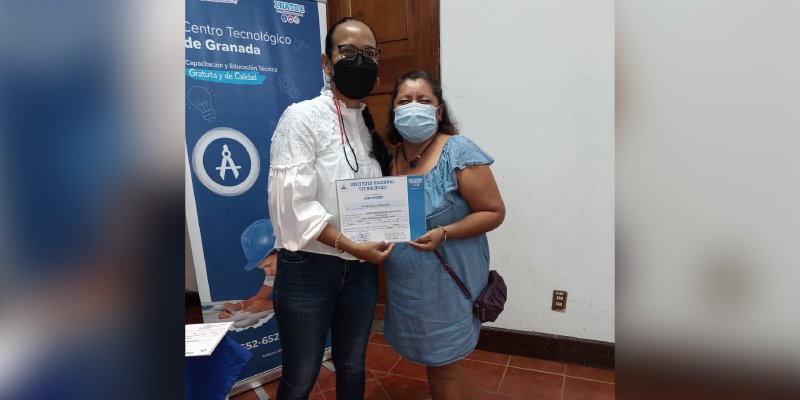 Granadinos festejan haberse capacitado para la empleabilidad