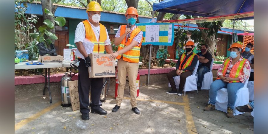 Dotan de materiales y equipos al Centro Tecnológico Comandante Hugo Chávez