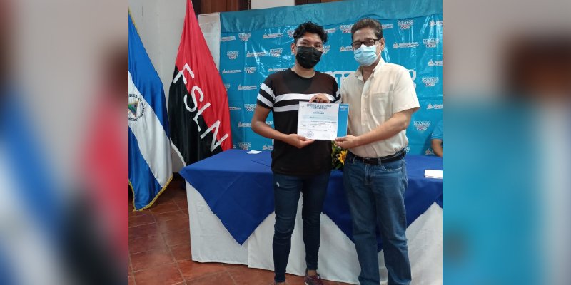 Granadinos festejan haberse capacitado para la empleabilidad