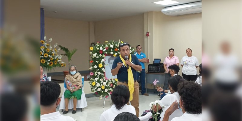Estudiantes Técnicos de León recuerdan legado de Juan de Dios Muñoz a 73 Años de su Natalicio