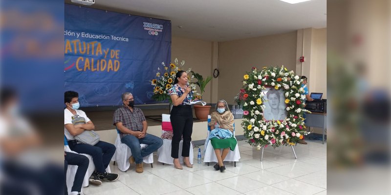Estudiantes Técnicos de León recuerdan legado de Juan de Dios Muñoz a 73 Años de su Natalicio
