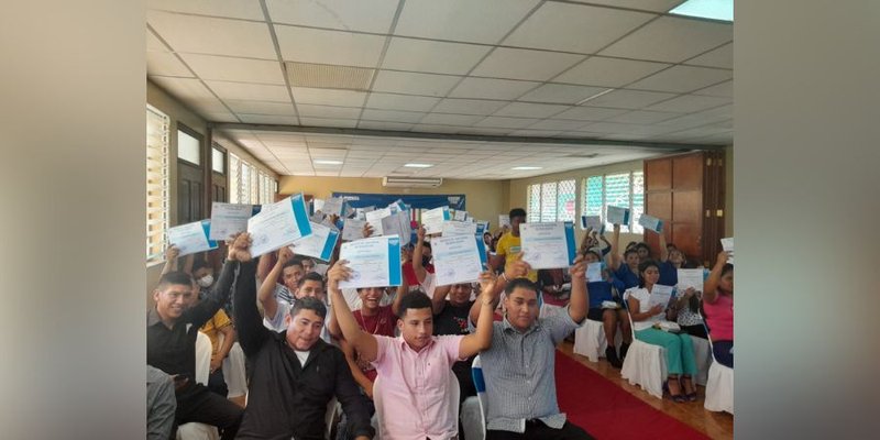 ¡Restitución de Derechos! 140 protagonistas de cursos reciben certificados en Nandaime