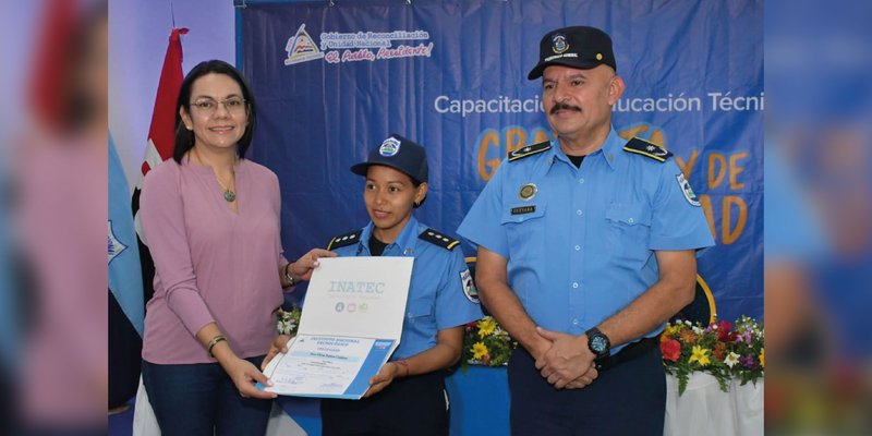 Primera Promoción del Programa de Formación Técnica Angelita Morales celebra su éxito