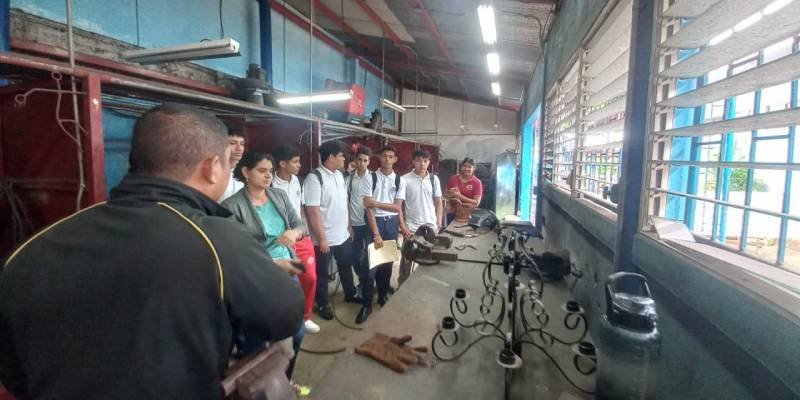 Futuros Bachilleres de León descubren la oferta educativa 2024 del Centro Tecnológico Pepe Escudero