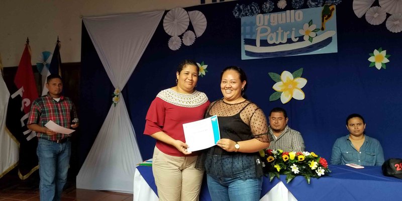 Rivenses celebran promoción de cursos técnicos