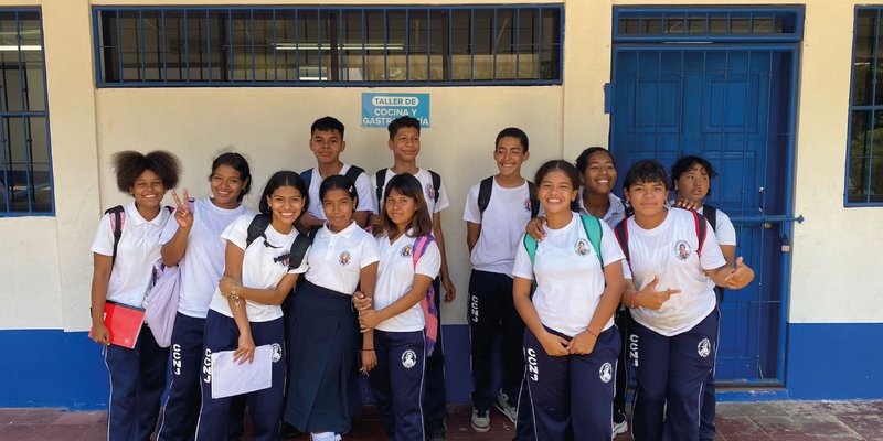 Jóvenes del caribe conocen equipamiento del Centro Tecnológico Héroes y Mártires de Puerto Cabezas