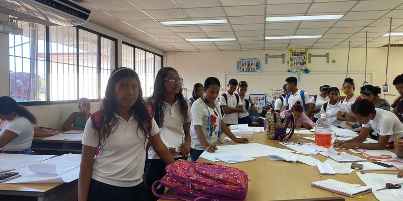 Jóvenes del caribe conocen equipamiento del Centro Tecnológico Héroes y Mártires de Puerto Cabezas