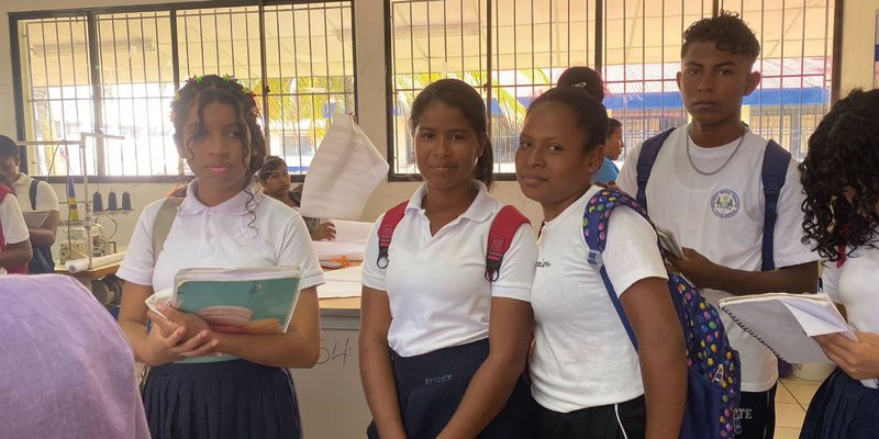 Jóvenes del caribe conocen equipamiento del Centro Tecnológico Héroes y Mártires de Puerto Cabezas