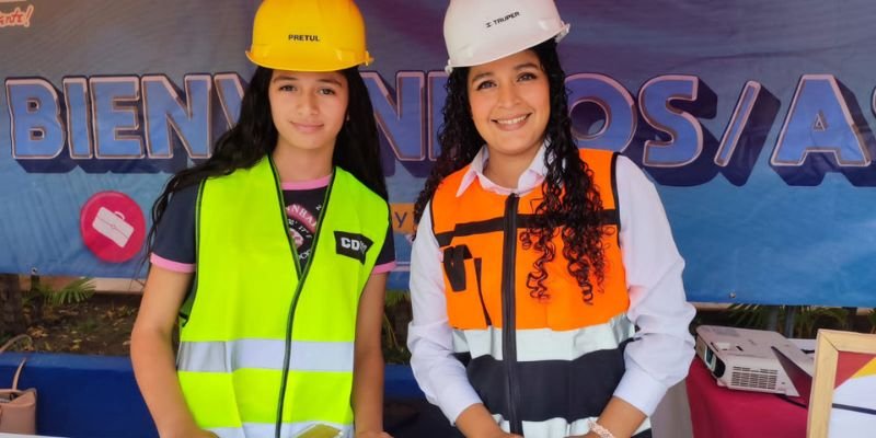 Más mujeres se suman a estudiar carreras del Sector Industrial y de Construcción