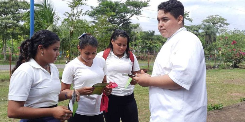 Centro Tecnológico de San Carlos visita Centros de Secundaria