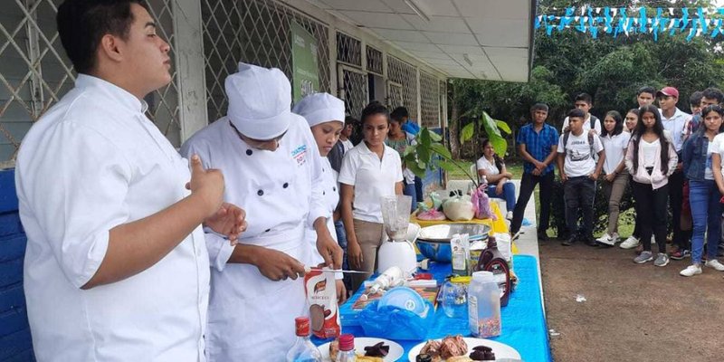 Centro Tecnológico de San Carlos visita Centros de Secundaria